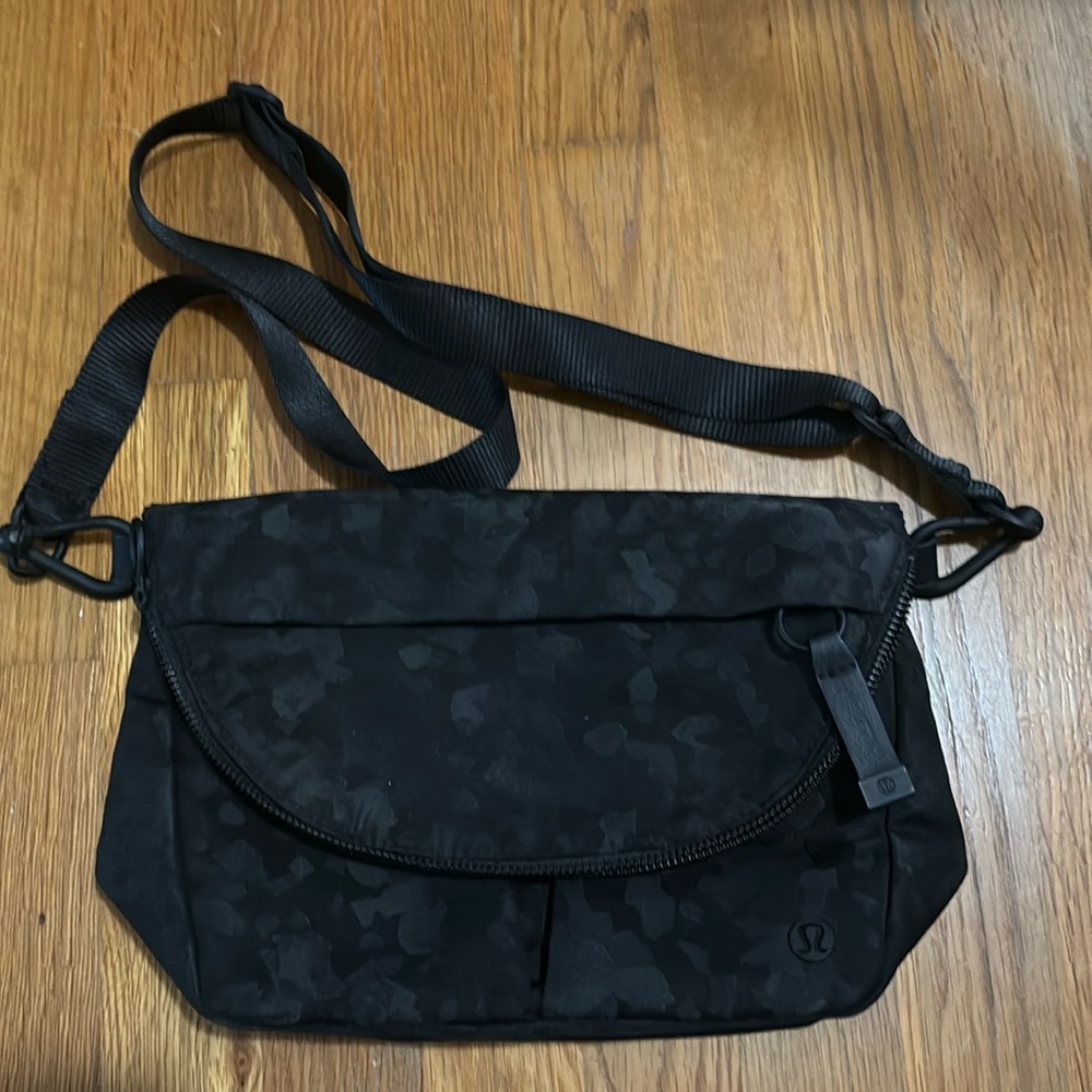 Lululemon crossbody bag